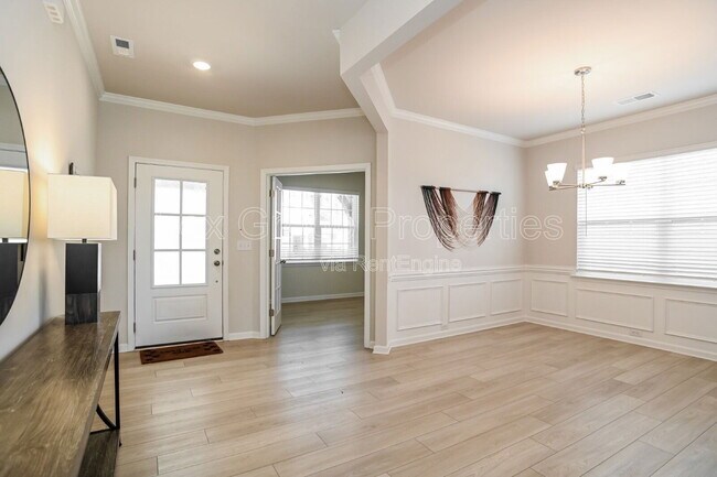 Building Photo - 6295 Fairfax Ct