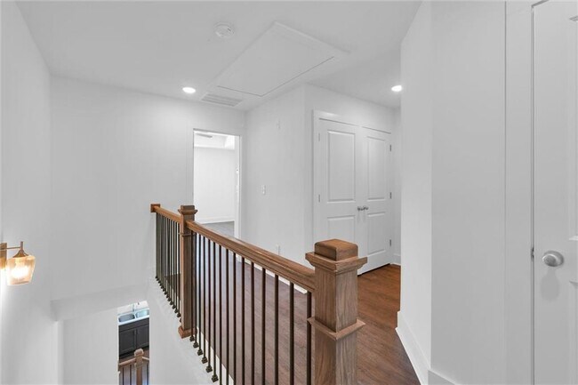 Building Photo - 6433 Scudders Dr