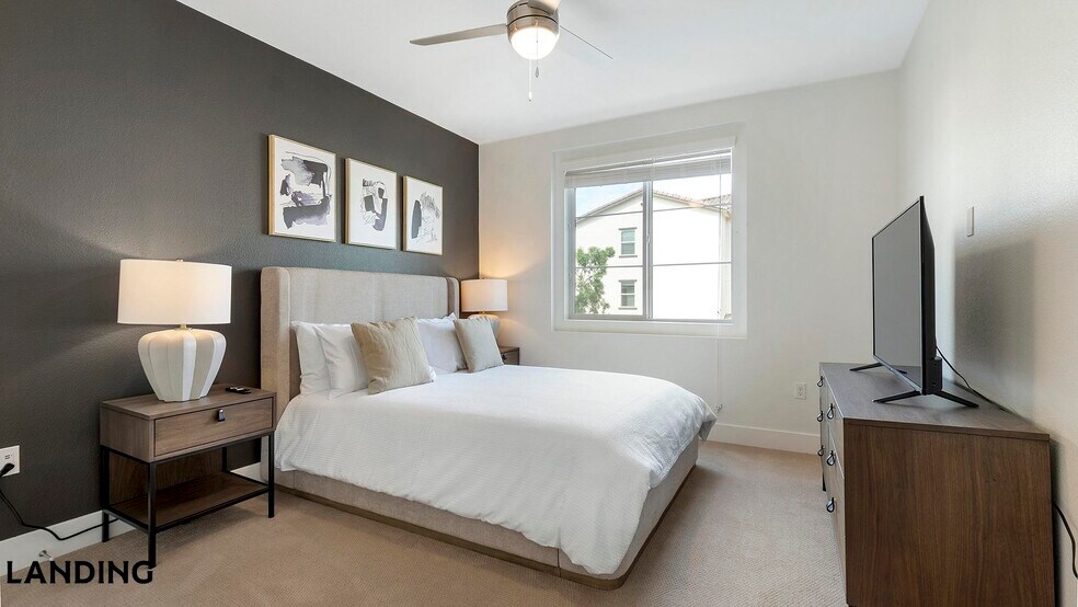 Building Photo - 6822 S Shamrock Rd