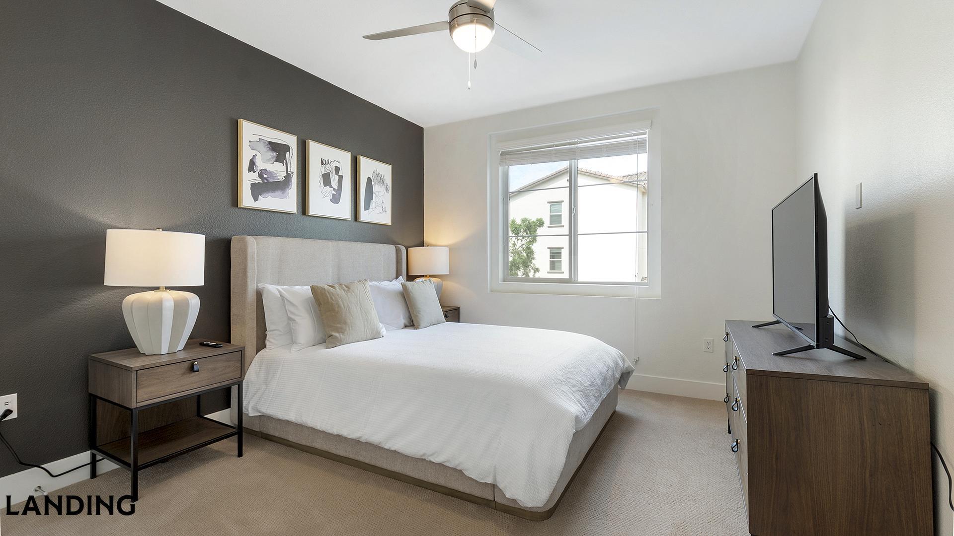 Building Photo - 401 W 25th St