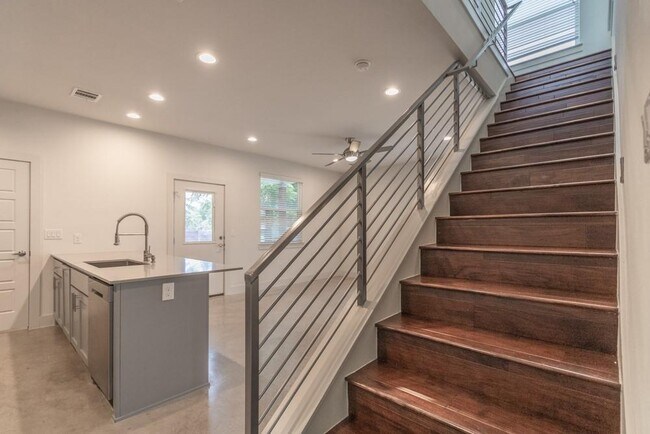 Building Photo - 7301 Providence Ave