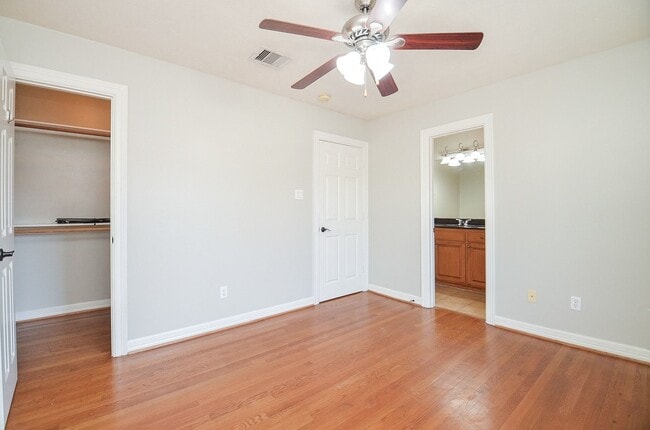 Building Photo - 1148 W 25th St