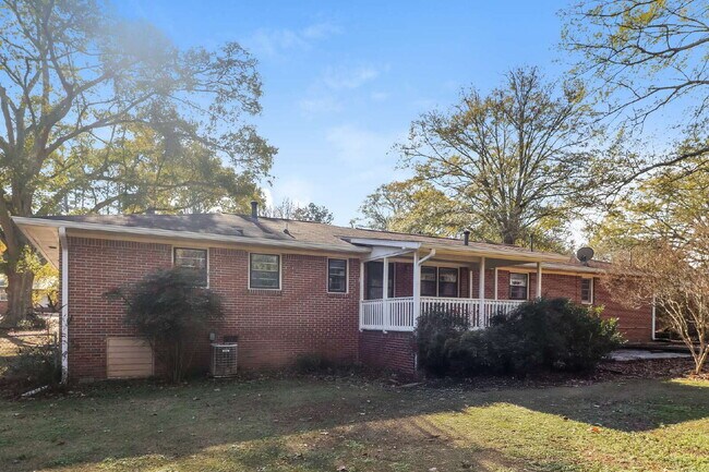 Building Photo - 24 Chestnut Dr