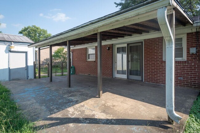 Building Photo - 3 bed 1.5 bath