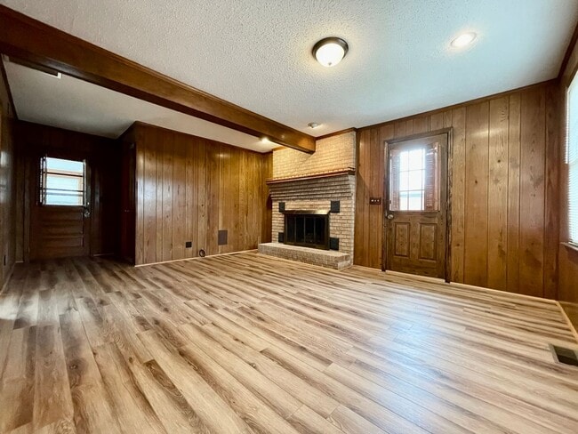 Building Photo - All Brick Ranch Home in Kempsville W/HUGE Yard - Sunroom - Detached 2-Car Garage PLUS Workshop & ...