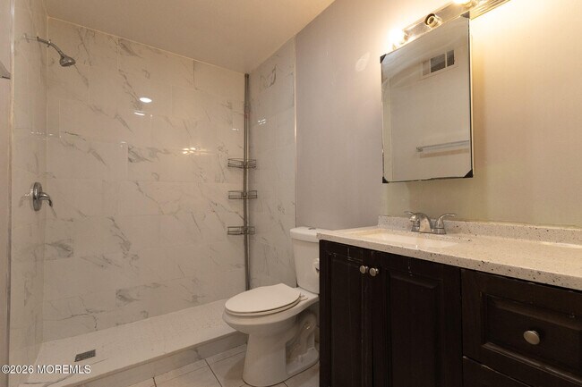 Building Photo - 158 Terrace Ave