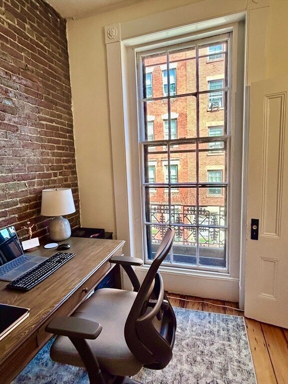 Building Photo - 2 Phillips St