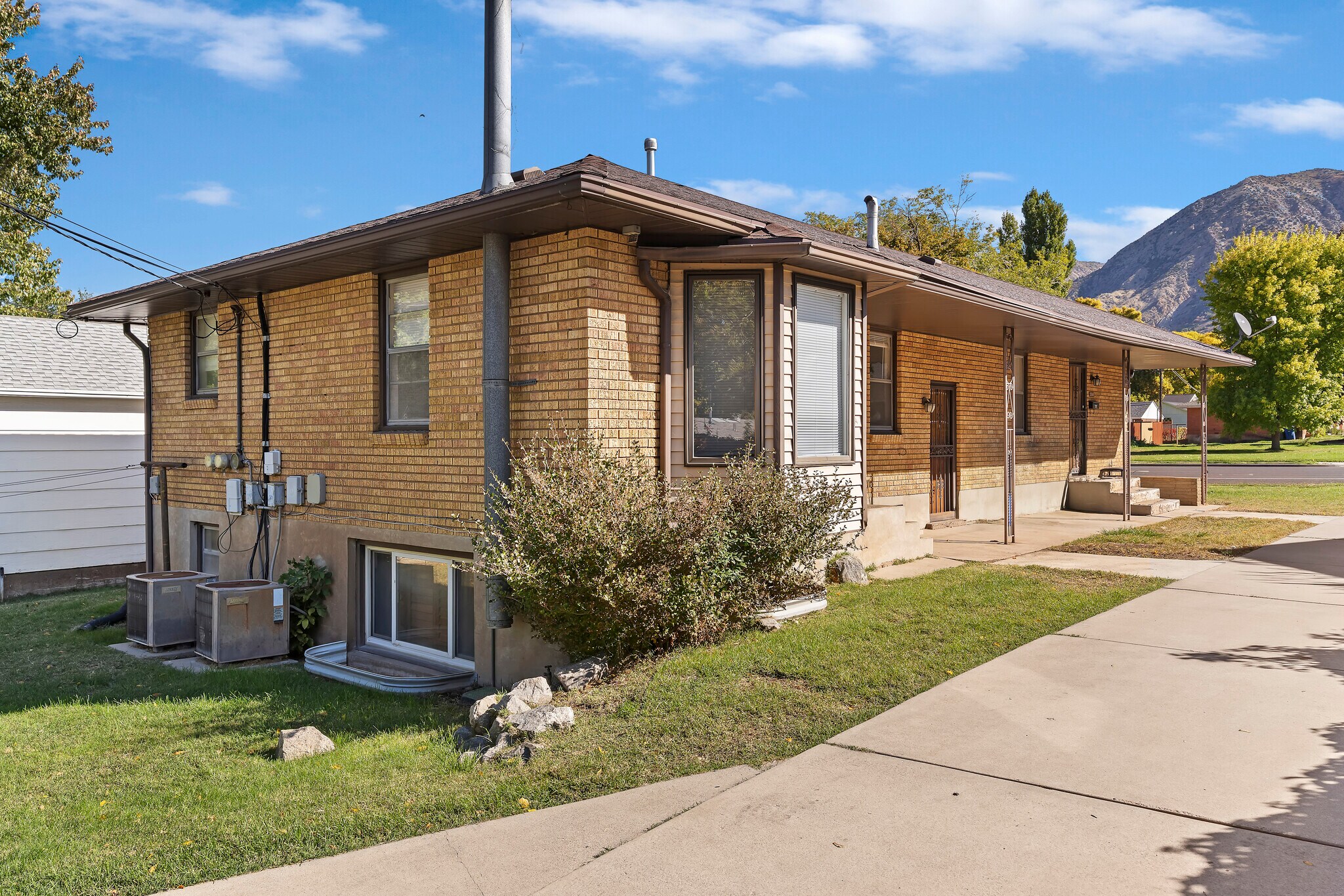 Building Photo - 3371 Quincy Ave