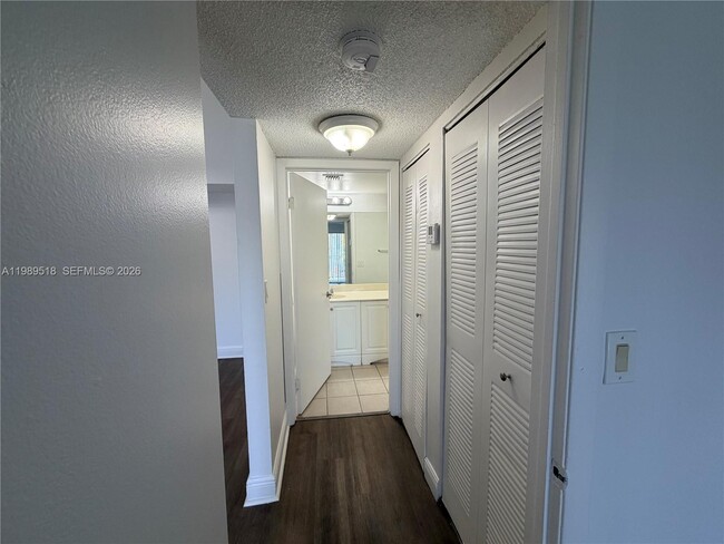 Building Photo - 5720 Rock Island Rd