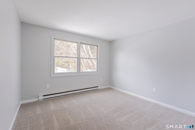 Building Photo - 28 Orient St