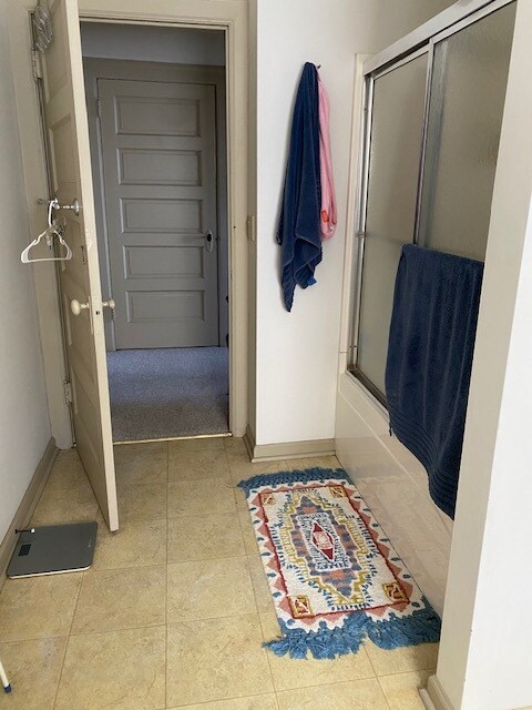 Bathroom - tub has glass doors - 1360 Denniston St