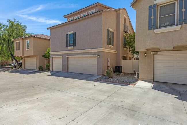 Building Photo - Modern Tri-Level Townhome in Copper Leaf C...