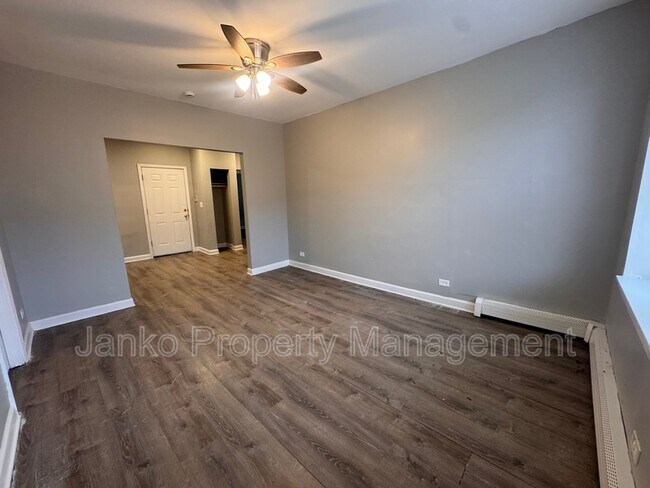 Building Photo - 5647 W Washington Blvd