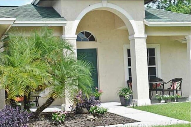 Building Photo - 4542 SW Savona Blvd