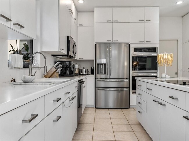 Building Photo - 5018 63rd Dr W