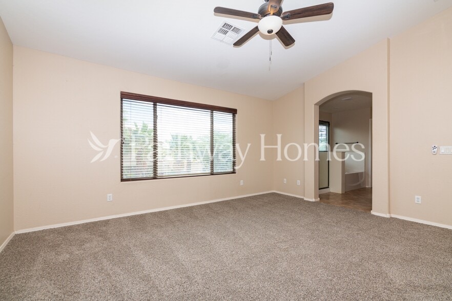 Building Photo - 30789 N Muscovite Dr