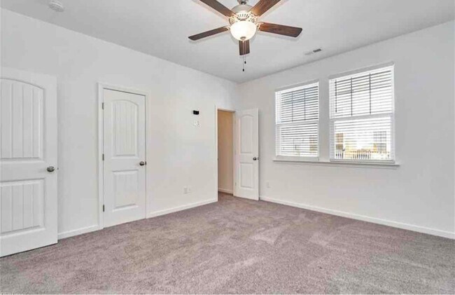 Building Photo - 1420 Waltham Ln