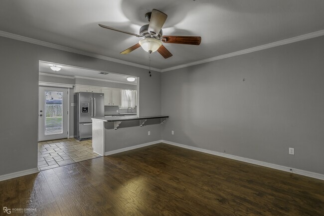 Building Photo - 1602 San Saba St