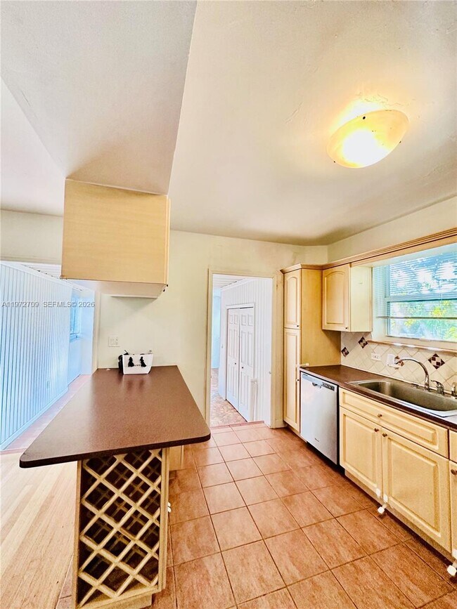 Building Photo - 1180 SW 22nd Terrace