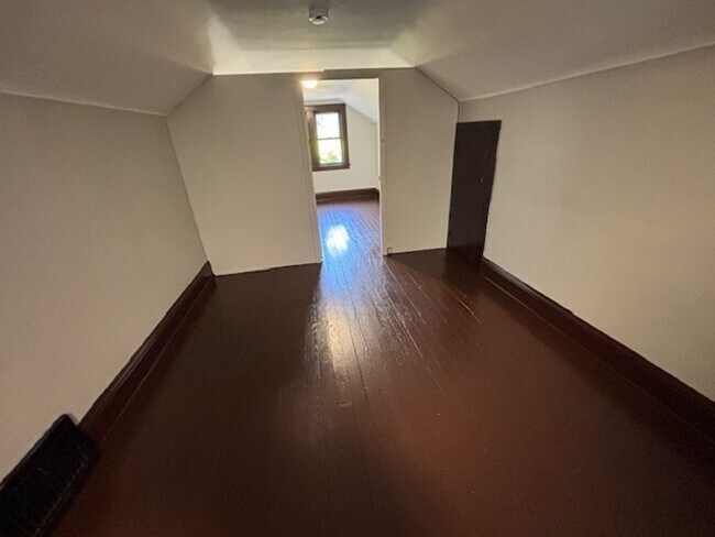 Building Photo - Classic 1928 Goodyear Heights charmer—fireplace, yard & off-street parking