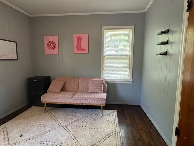2nd Bedroom - 924 E 5th St