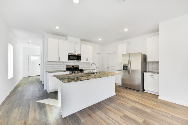 Building Photo - 3930 El Vaquero Ct