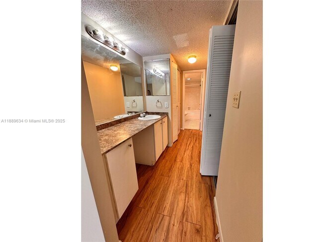 Building Photo - 2029 NW 46th Ave