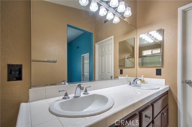 Building Photo - 21 Balustrade Pl