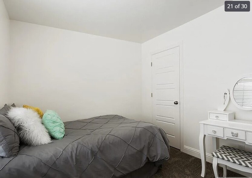 Building Photo - 5196 Ryanne Way