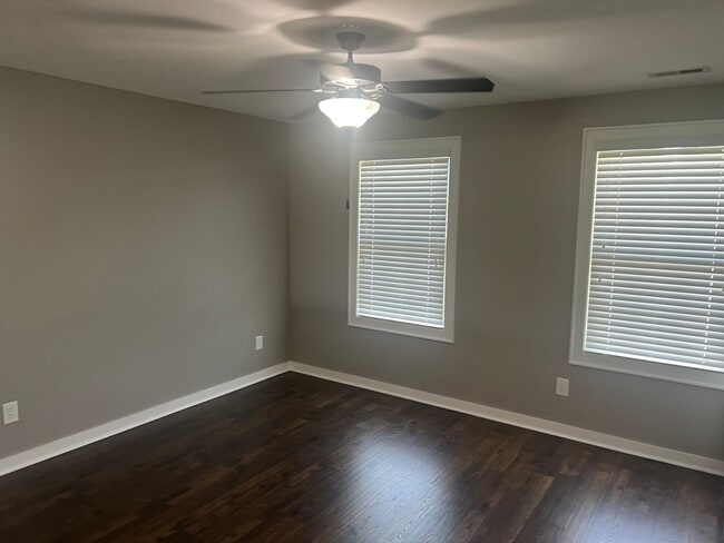 Building Photo - Must See Home In Madison City!