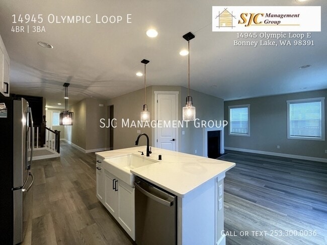 Building Photo - 14945 Olympic Lp E