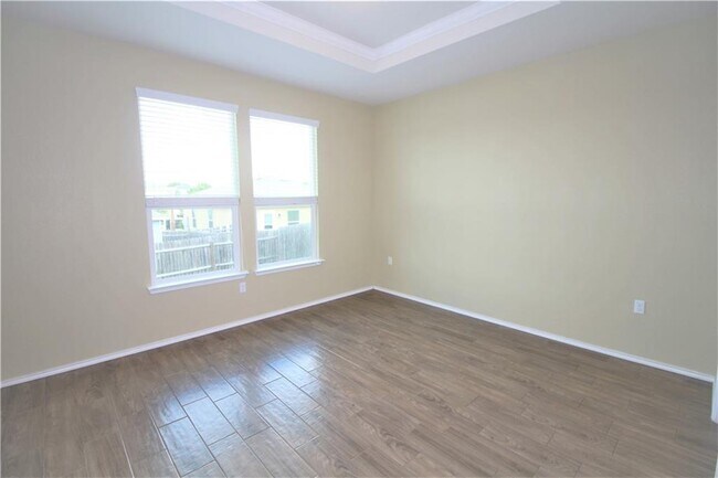 Building Photo - 5704 Knoll Pines Pass