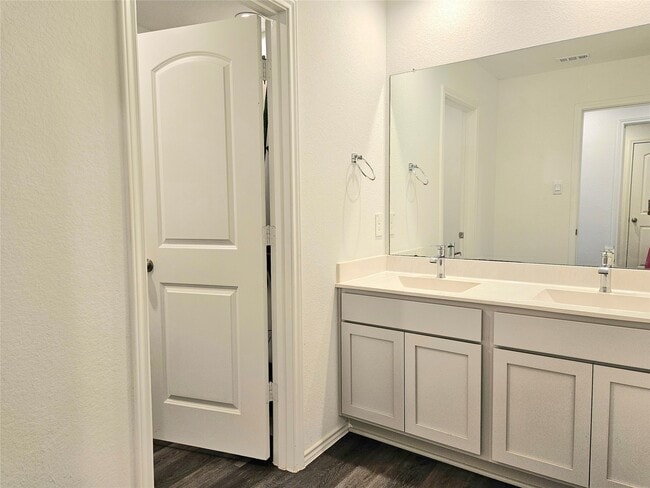 Building Photo - 4901 Pismo Ray Dr