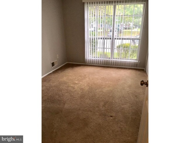 Building Photo - 14 Versailles Ct