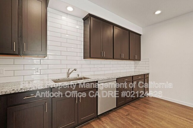 Building Photo - 2600 Wildflower Sta Pl