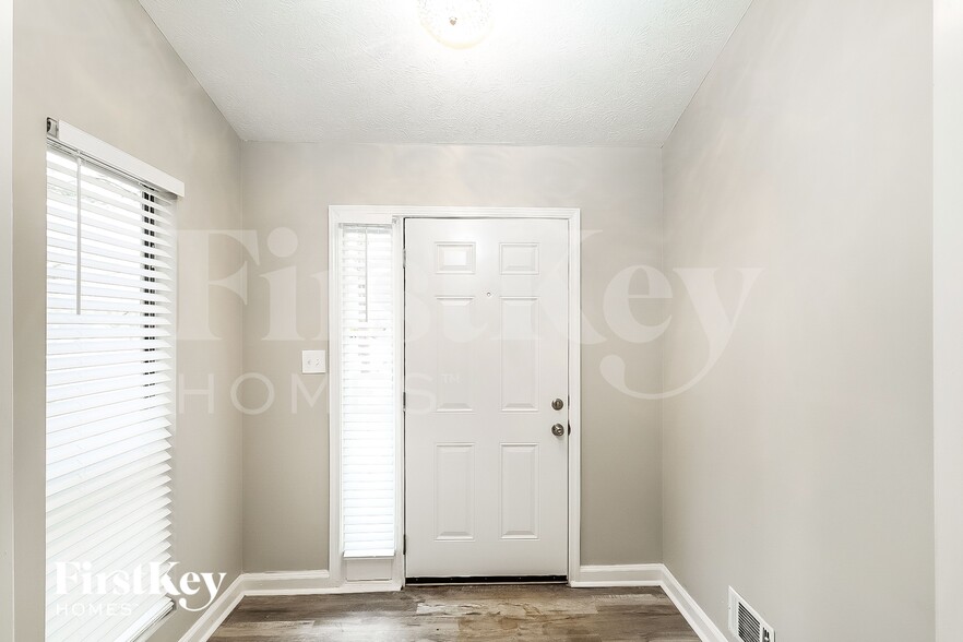 Building Photo - 855 Lost Creek Cir