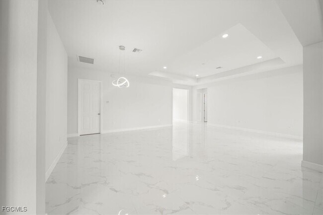 Building Photo - 9 NW 14th Pl