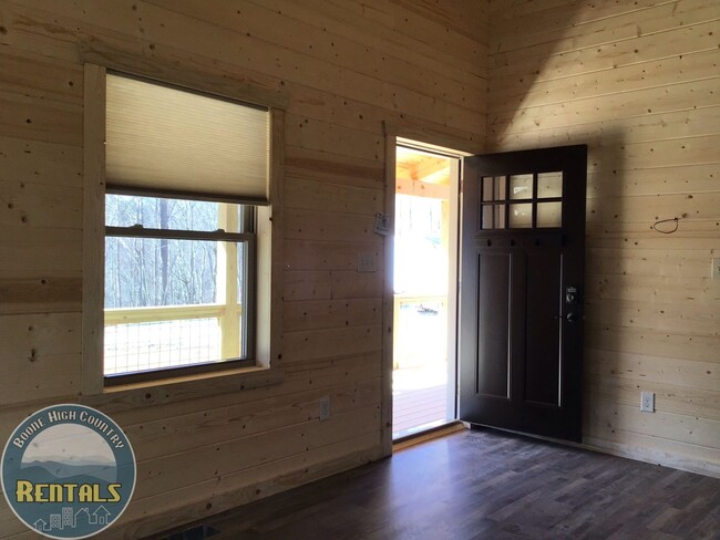 Building Photo - Beautiful 1bd Cabin In Trade, Tennessee