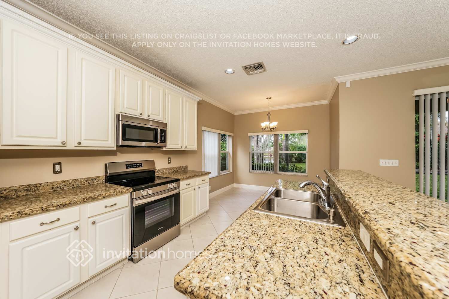 Building Photo - 3733 Old Lighthouse Cir