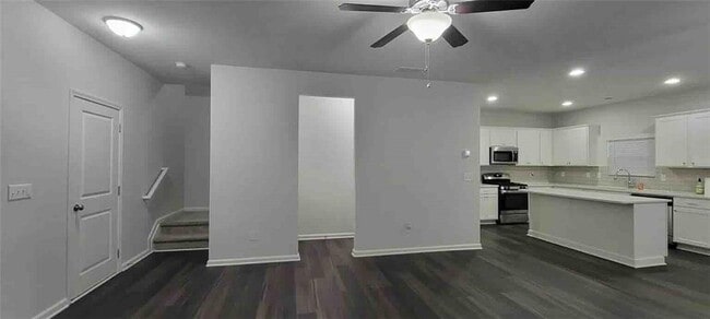 Building Photo - 36 Laurel Dr E