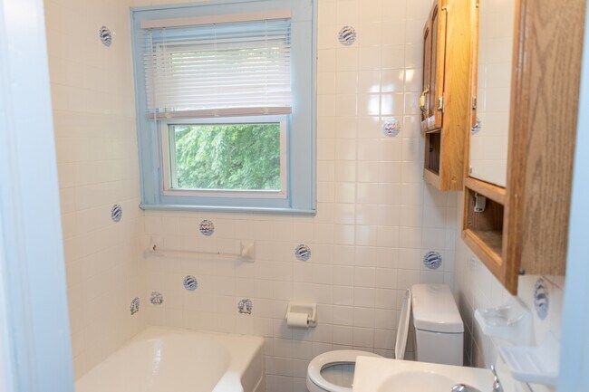 Building Photo - 751 Harris Ave NW