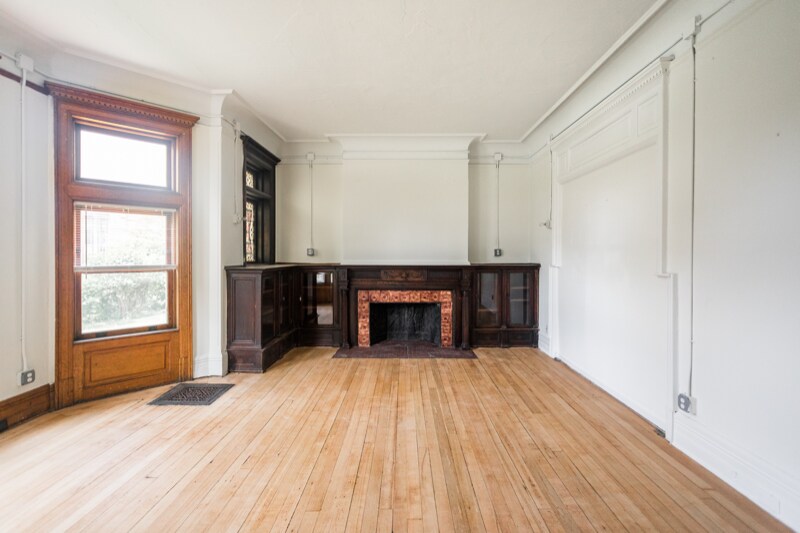 Building Photo - 223 E Ferry St