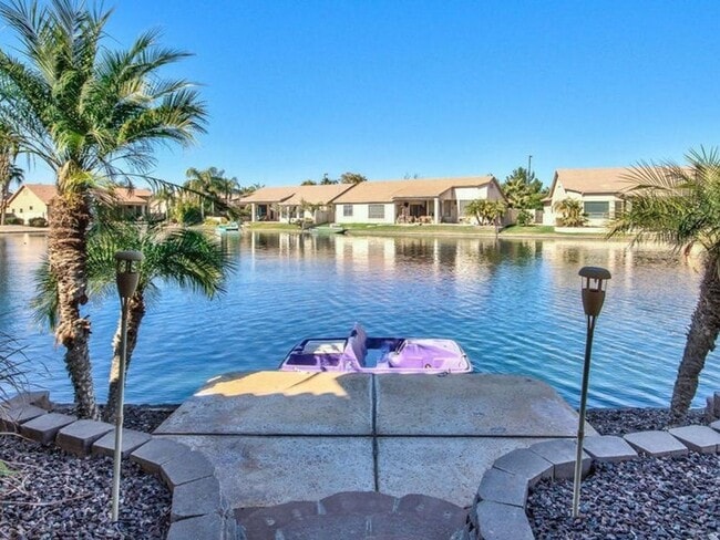 Building Photo - Beautiful Lakefront Home in Ocotillo Lakes...
