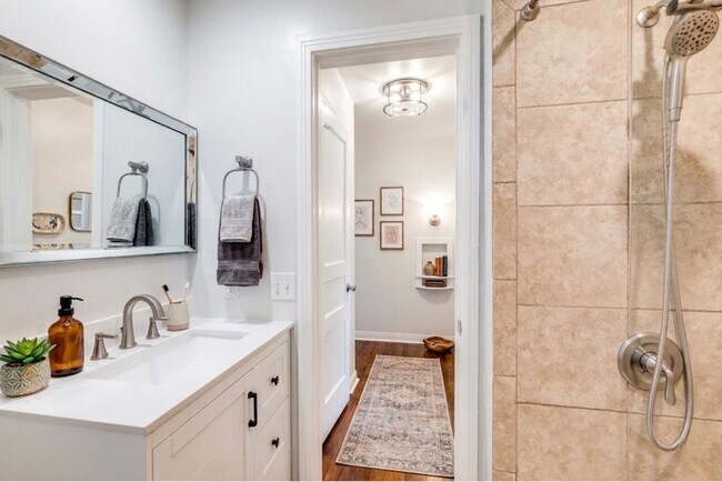 Building Photo - 4812 Wateka Dr