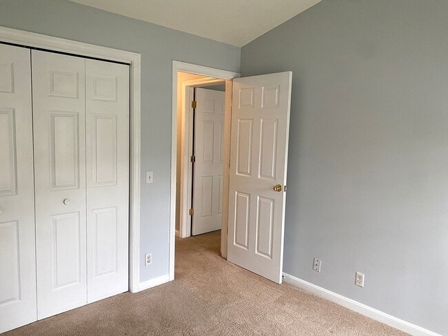 Building Photo - 152 Tyson Commons Ln