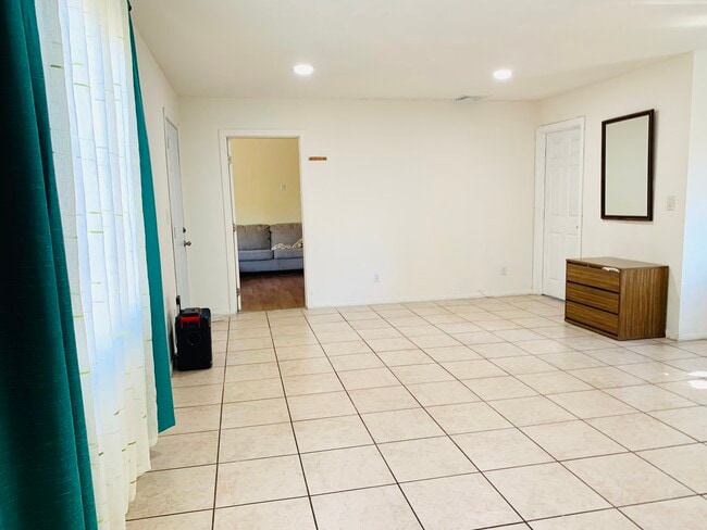 Building Photo - 14729 Funston Ave