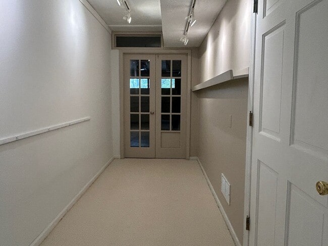 Building Photo - Central AVL - Large Custom Built Home with...