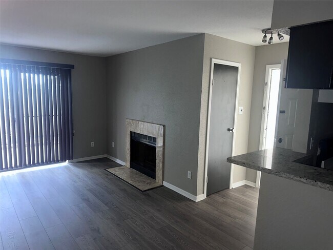 Building Photo - 7400 Bellerive Dr