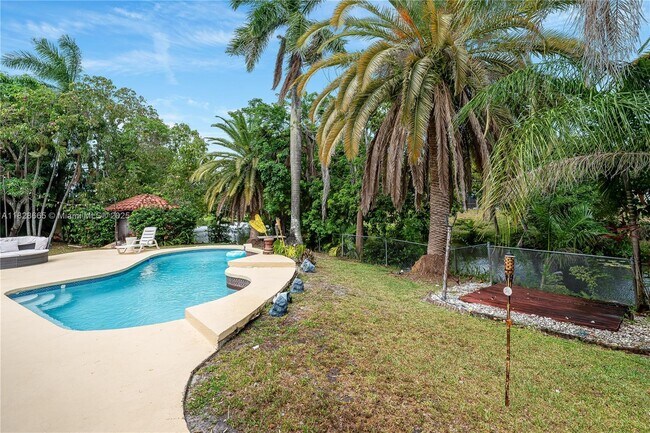 Building Photo - 5452 SW 88th Terrace