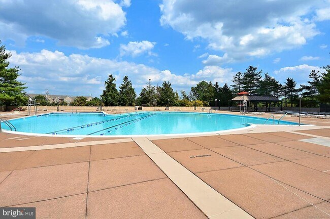 Building Photo - 3701 S George Mason Dr